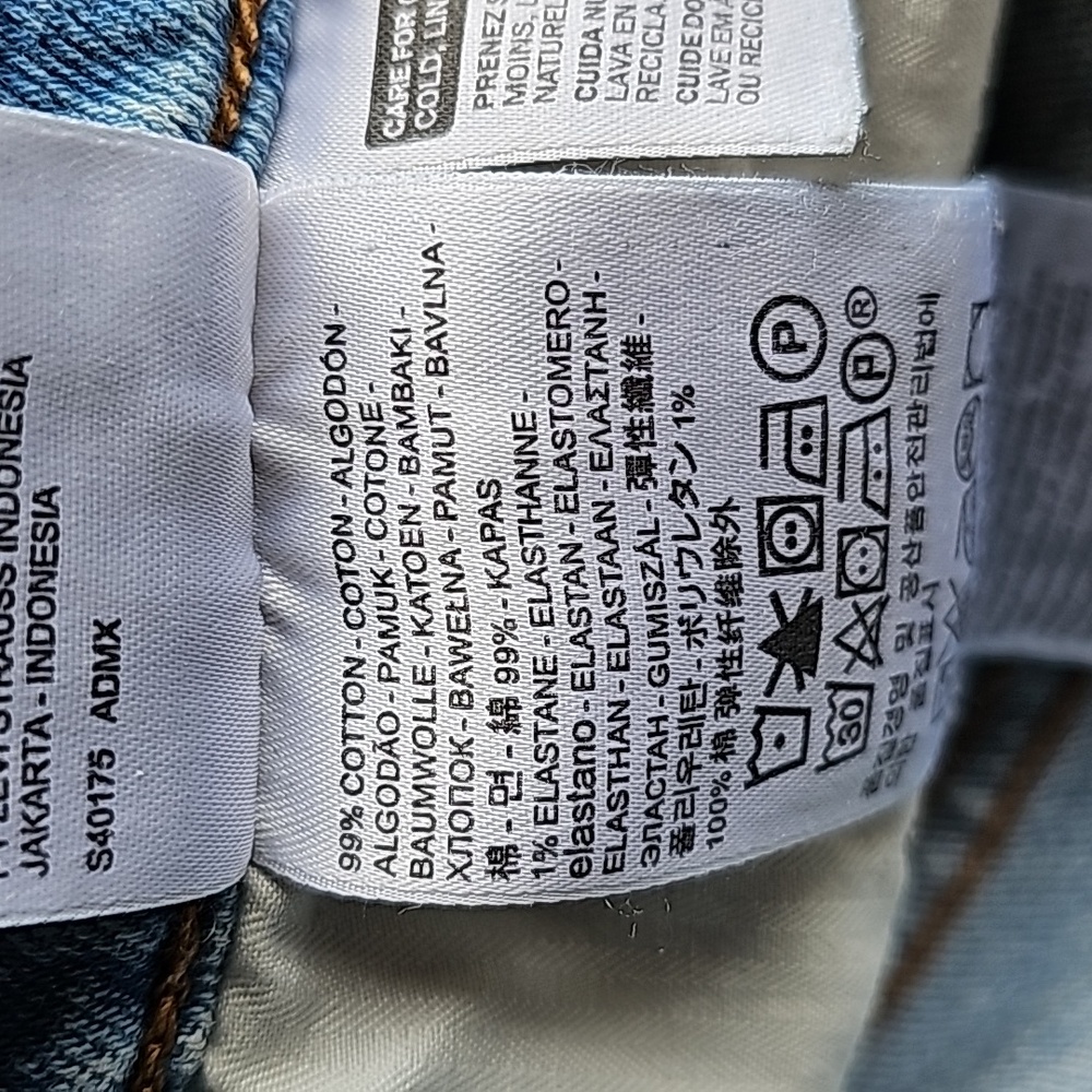 LEVIS Jeans - Picture 11 of 12